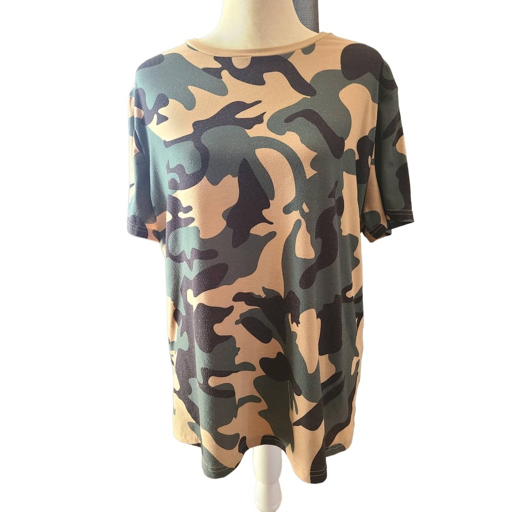 EUC Ladies XXL Camo T-Shirt